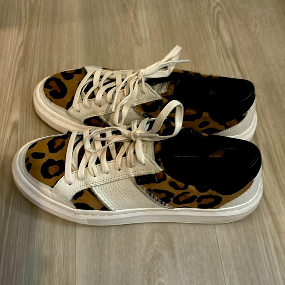 UGG Alameda Spotty Lace Up Leopard Leather Casual Women's Sneakers sz 8.5